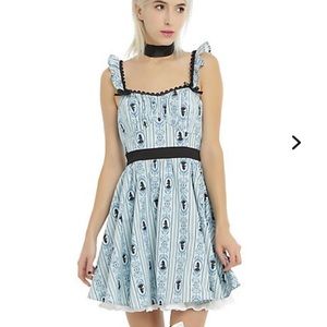 hot topic alice in wonderland cameo dress